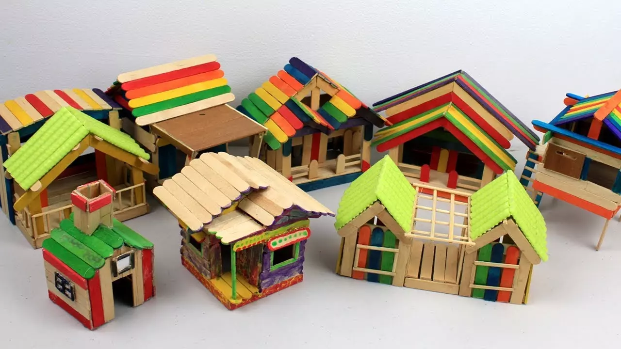 Giocattolo in modellino di legno